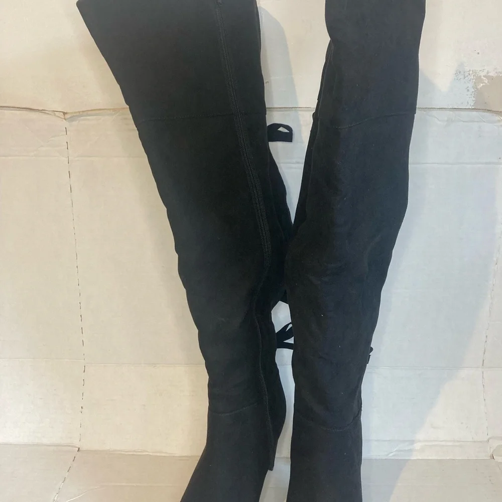 Fashion Nova Elegant Black Knee-High Women Stylish Boots 7W
